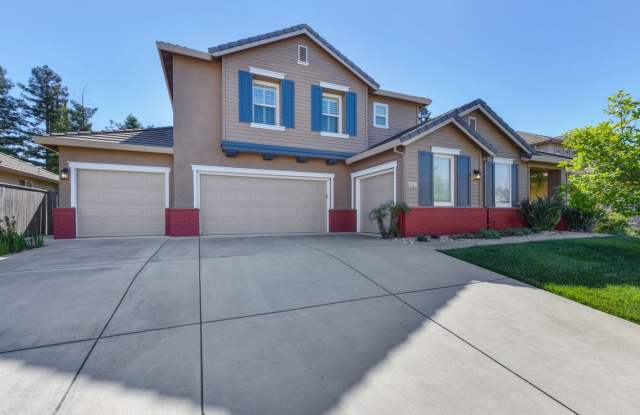 Breath-Taking 4/3. Backyard Oasis w/4 Car Garage!  Please read ad for viewings! photos photos