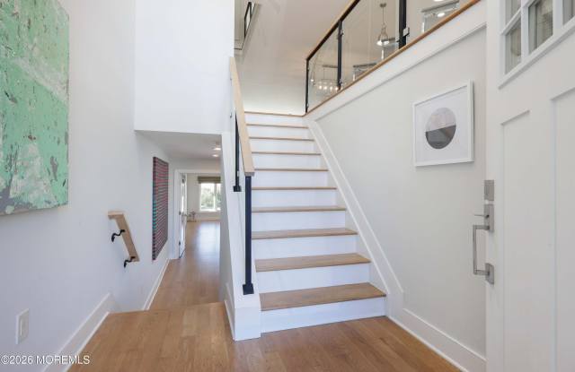 13 Grand Pointe Way Gallery 4