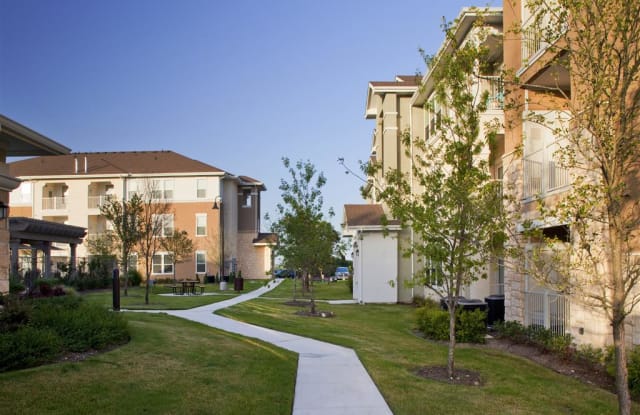 Affordable Housing -Encino Pointe Gallery 2