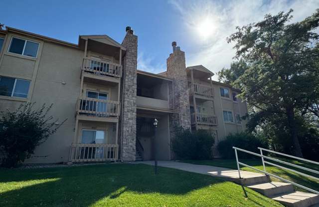 2 bedroom, 2 bath condo on Southwest side of Colorado Springs photos photos