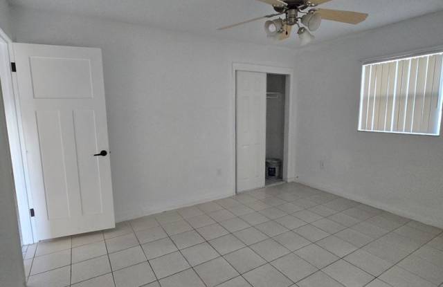 2 bedroom 1 bath duplex Gallery 3