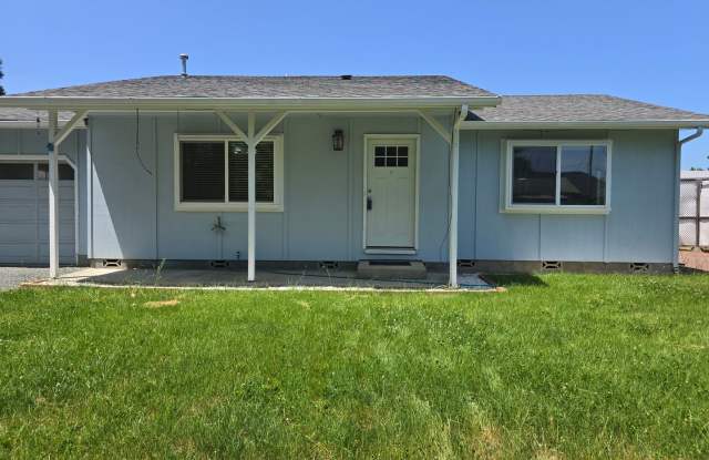 3 bed 1 bath  Home for Rent in Grants Pass photos photos