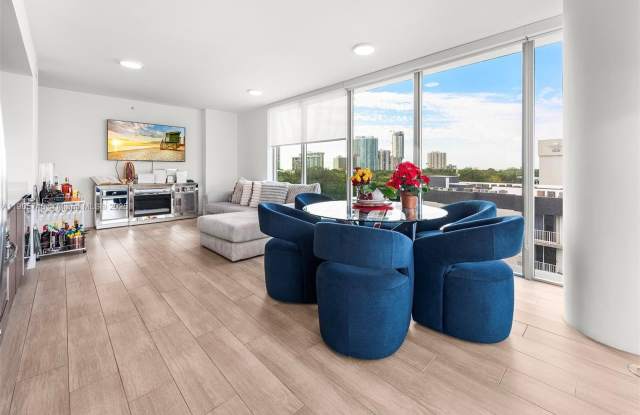 1600 SW 1st Ave photos photos