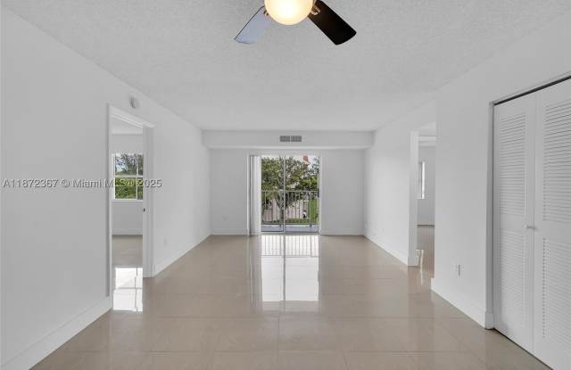 8260 SW 210th St Gallery 4