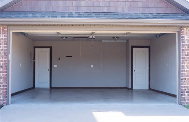 900 SW Crownview Gallery 2