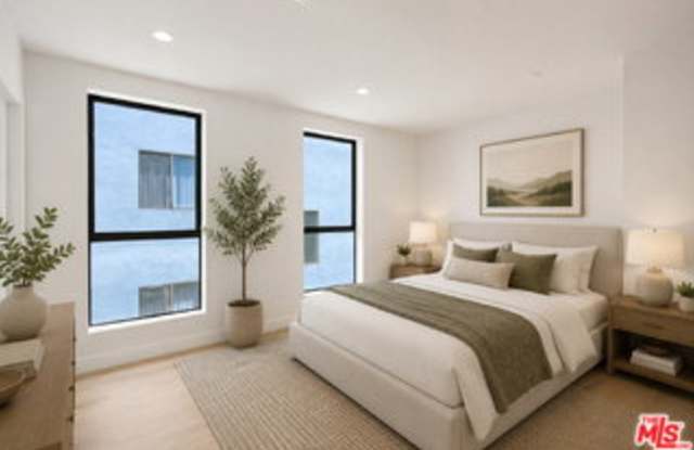 1434 North Poinsettia Place Gallery 4