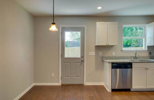 107 Elmore Avenue - 107 Gallery 3