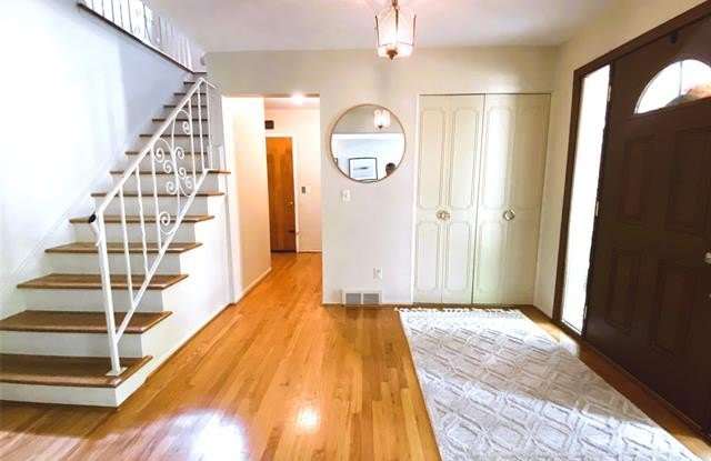 1707 Fox River Drive Gallery 4
