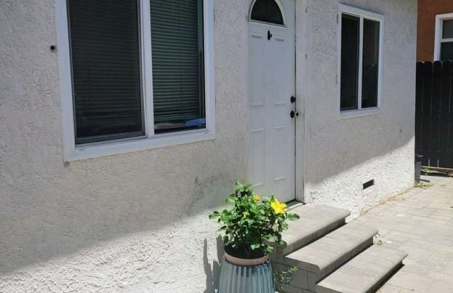 Charming 1BR Duplex in Downtown Long Beach photos photos Charming 1BR Duplex in Downtown Long Beach photos photos