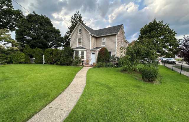 73 Davison Avenue Gallery 1