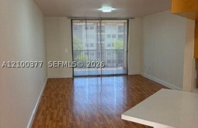8235 Lake Dr Gallery 2