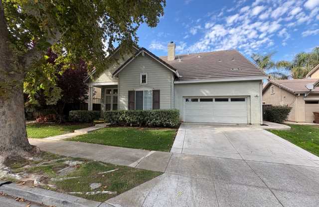 Great Two Story Large Bedroom, Bath Downstairs photos photos Great Two Story Large Bedroom, Bath Downstairs photos photos
