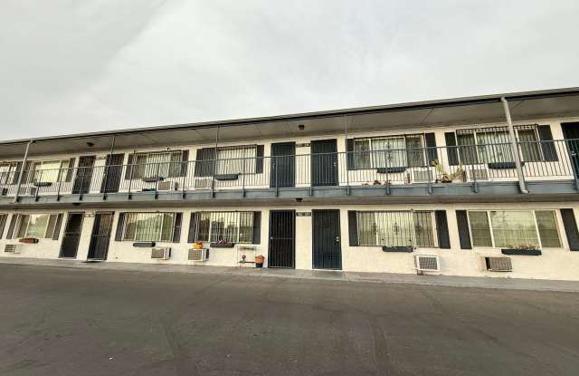Convenient Studio Across from UNLV! photos photos