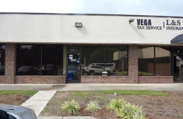 150 E Arlington Boulevard - 150 East Arlington Boulevard, Greenville, NC 27858
