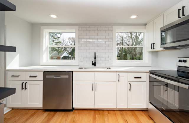 210 Lincoln Court photos photos