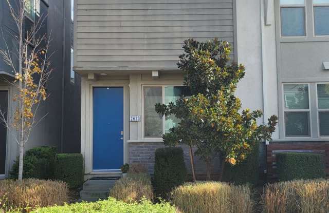 Cozy condo with roof top balcony in Downtown Sacramento - 2613 3rd Street, Sacramento, CA 95818