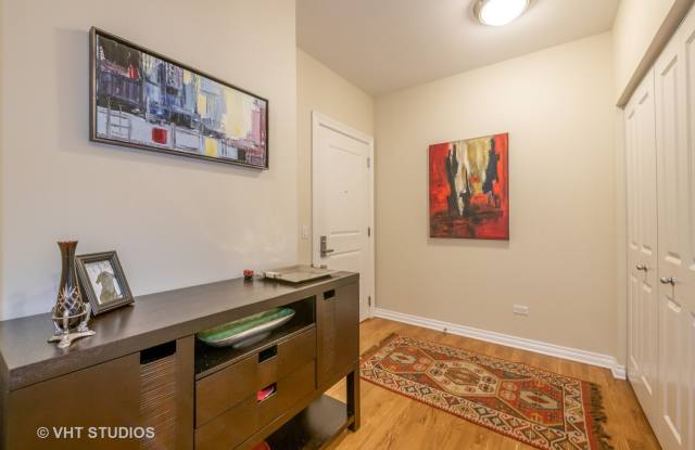 5556 North SHERIDAN Road Gallery 3