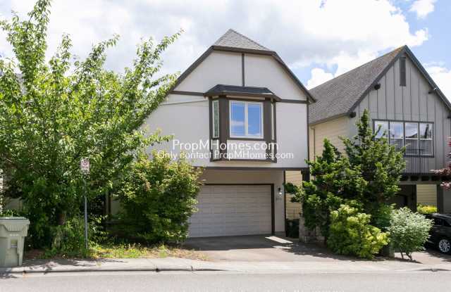 Spacious Three Bedroom + Bonus Room In NW Portland! photos photos