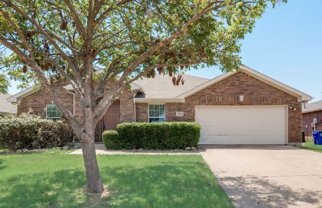 Move in ready home in Windmill Farms. Forney ISD Gallery 2