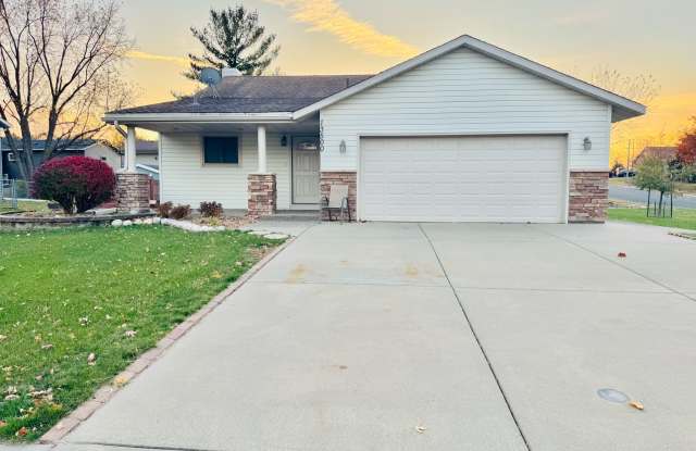 13500 Lynn Avenue - 13500 Lynn Avenue, Savage, MN 55378