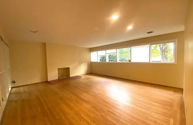 4954 Vannoy Avenue - 4954 Vannoy Avenue, Castro Valley, CA 94546 4954 Vannoy Avenue - 4954 Vannoy Avenue, Castro Valley, CA 94546