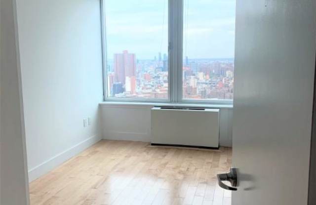 25 Fulton Street Gallery 3