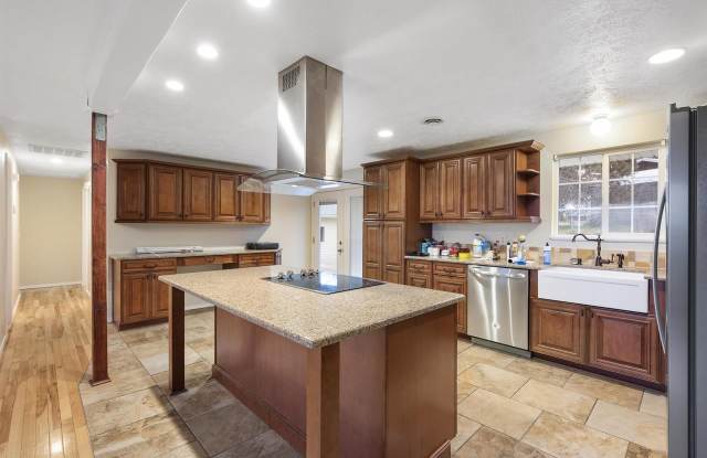 426 Leinum Court Gallery 2
