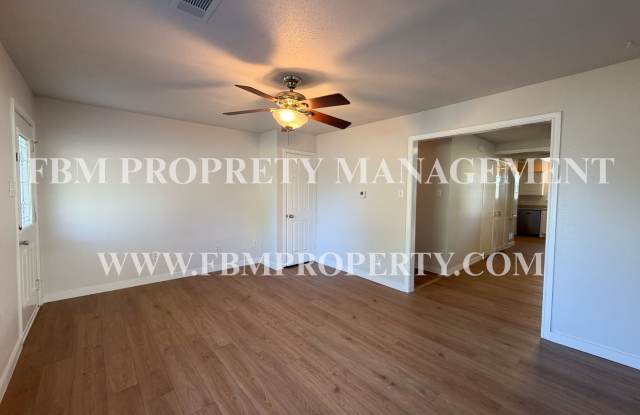 111 Sunset Circle - Cozy 3 Bedroom, 2 Bathroom Home in Alvarado, TX! Gallery 4