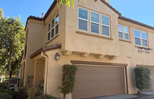 Awesome Murrieta Townhome Available!! Gallery 1