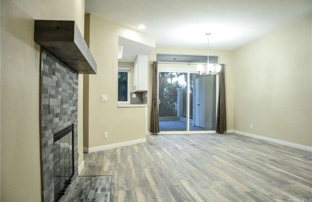 28301 Via Luis Gallery 4