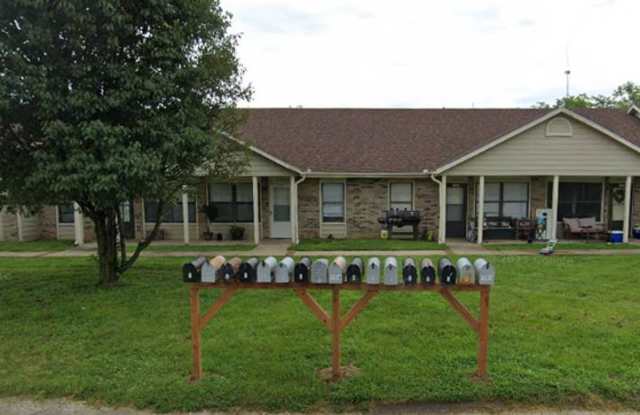 Ground Level 1 Bedroom Apartment w/ Washer/Dryer Connections photos photos