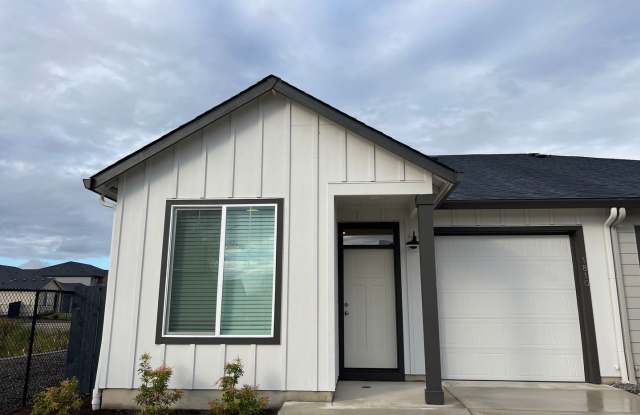 BRAND NEW Battle Ground Cottage Style Home for Lease in Amiras Song Development - 1810 NW 18th St Gallery 1