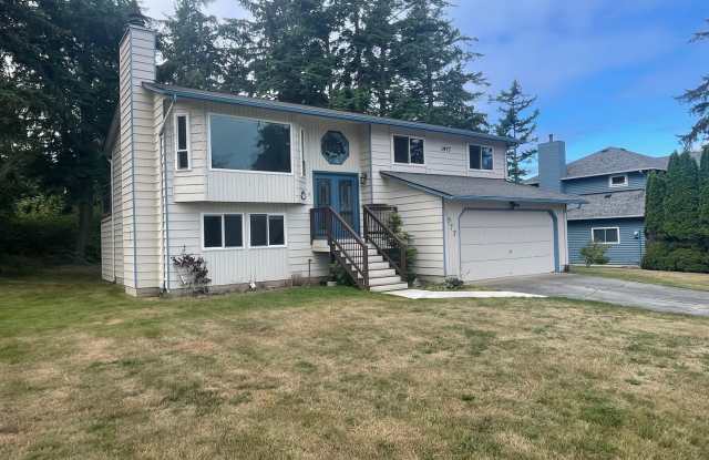 Fantastic and Spacious 3 Bedroom Home Close to the Beach! - 1977 West Even Down Way, Island County, WA 98277