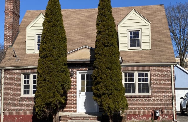 30 Fern St - 30 Fern Street, Bridgeport, CT 06606