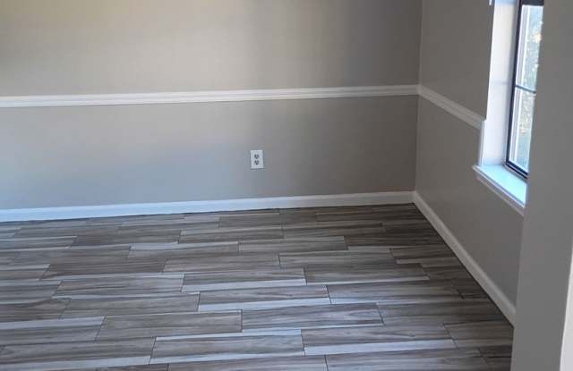 MOVE IN SPECIAL $300 OFF THE FIRST MONTHS RENT! Gallery 4
