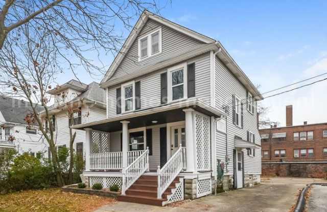 1416 Larchmont Avenue Gallery 3