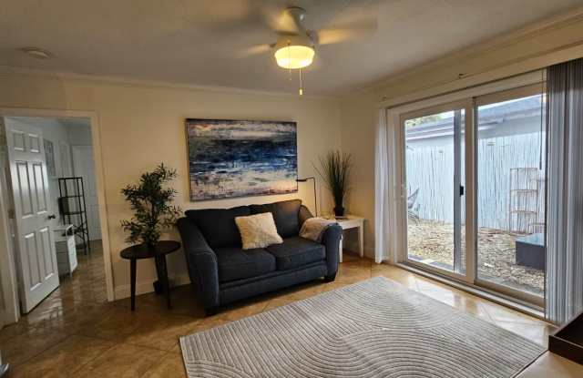 2756 Northeast 32nd Street photos photos