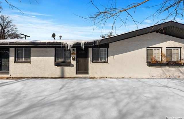 1816 E 11 Mile Road photos photos