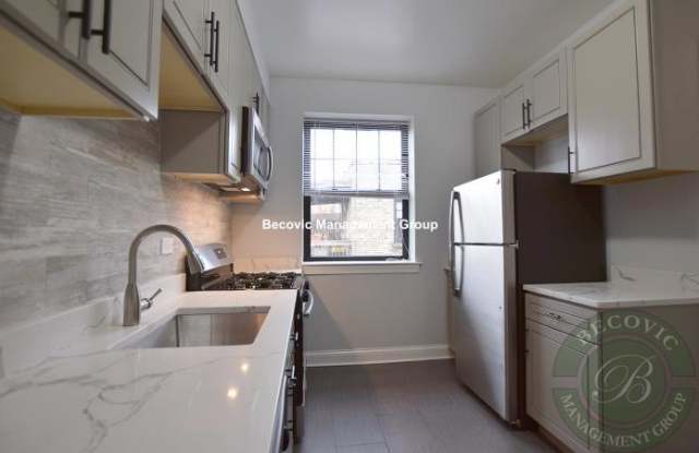 1638 West Jonquil Ter. Gallery 3