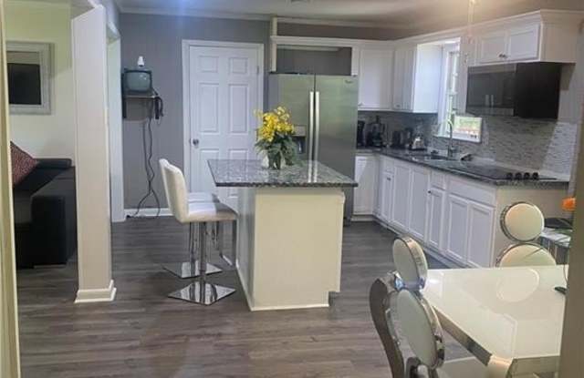 3328 Ferncliff Place NE Gallery 4