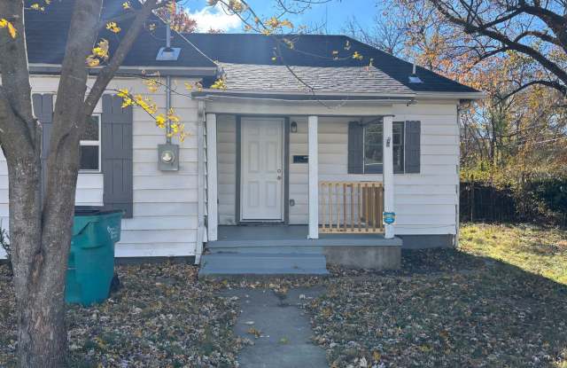 Modern Charm Meets Comfort: Fully Remodeled 3-Bed Home (Ask about our special) - 2057 North Pickwick Avenue, Springfield, MO 65803