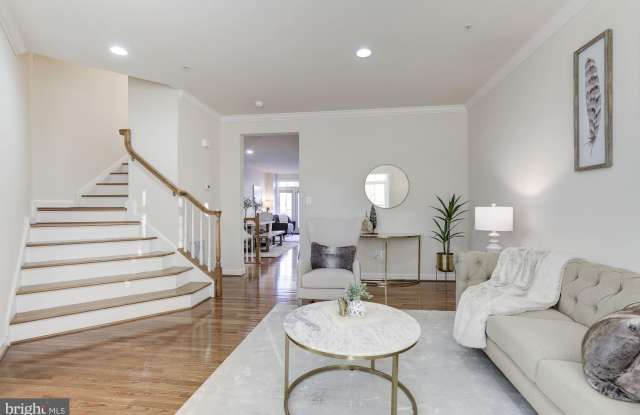 122 PARKVIEW Avenue Gallery 3