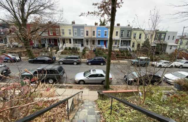 759 Irving St NW Gallery 3