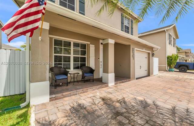 537 NE 6th Ct Gallery 3