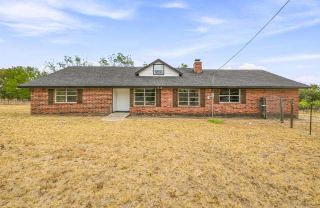 2771 S Fm 200 Gallery 1