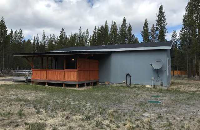 Quiet Home Out of Town photos photos