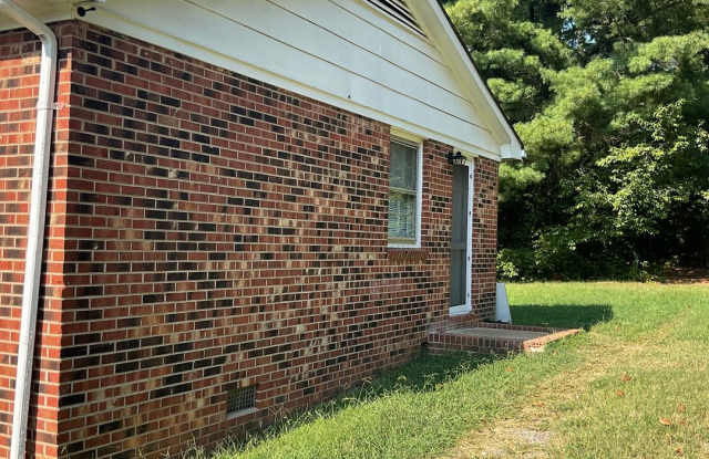 Brick Duplex Apartment For Rent in Lincolnton NC Gallery 4