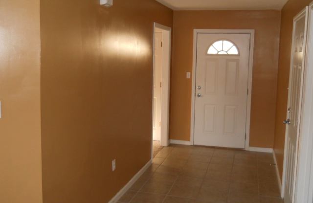 3 BR 2 BA in Hahira Gallery 3