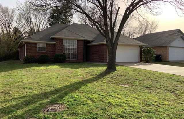 816 Brittany Drive Gallery 2