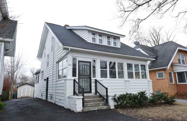 YOU WILL FALL IN LOVE WITH THIS HOME !! photos photos